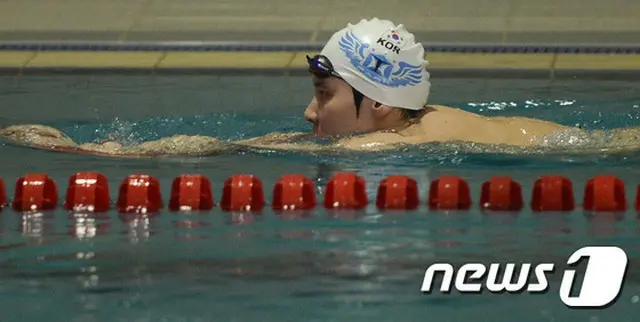 禁止薬物投与で国際水泳連盟（FINA）18か月の選手資格停止の懲戒を受けたパク・テファン（26）が故意に注射を受けたという疑惑から抜け出した。（提供:news1）