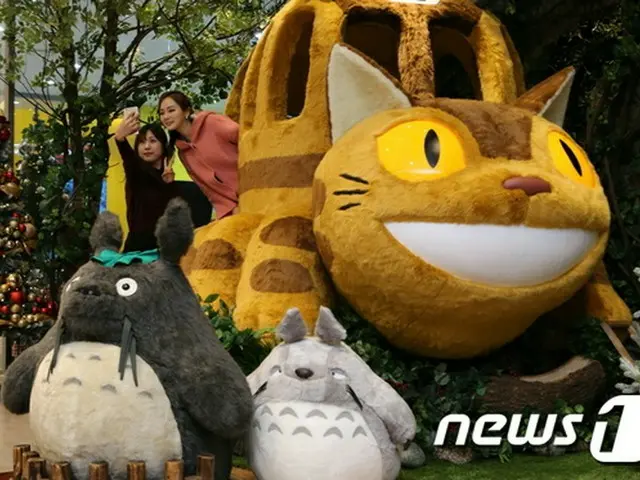 日本やアメリカなどの海外キャラクターが、韓国の複合ショッピングモールを占領しつつある。（画像はソウル・竜山アイパーク内のトトロの森）