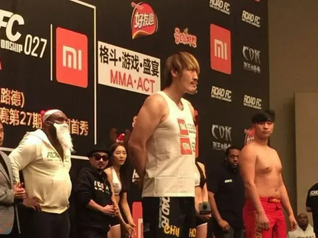 今シーズンの格闘技界”有終の美”を飾る「XIAOMI ROAD FC 027 IN CHINA」の公式計量が25日、中国・上海シャングリラホテルにておこなわれた。