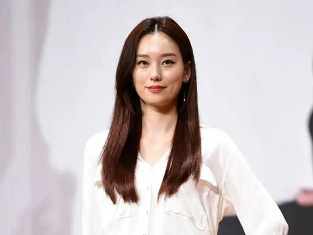 韓国女優ファン・ソンヒがMBCの新水木ドラマ「もう一度ハッピーエンディング」にキャスティングされた。