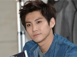 ソン・スンヒョン（FTISLAND）、自宅で足を踏みはずし指骨折…手術へ