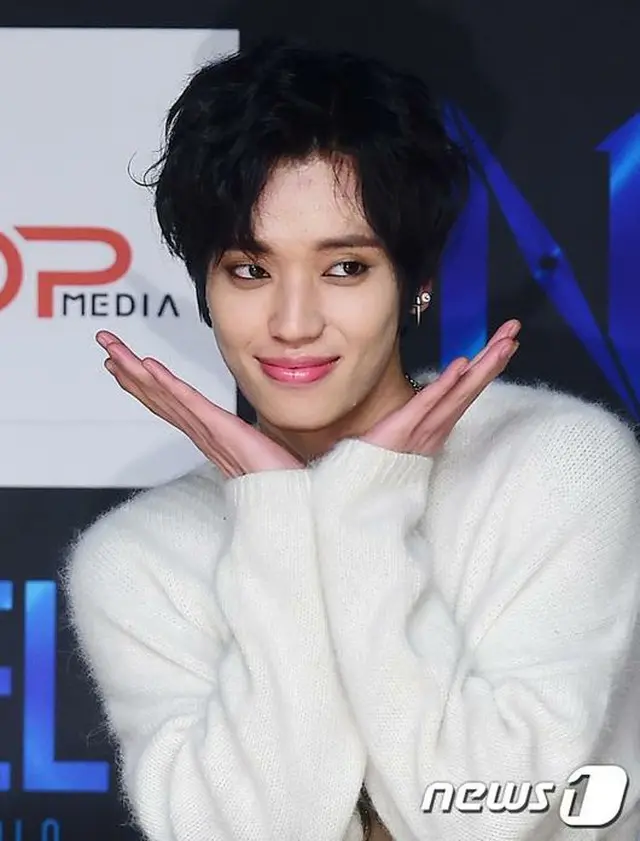 「TEENTOP」が、ティーザーイメージでカムバックを予告した。6日午後12時に公式ホームページでカムバックアルバムである「RED POINT」のティーザーイメージを公開。