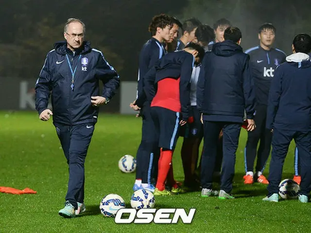 クウェートに対する国際サッカー連盟(FIFA)の懲戒でウリ・シュティーリケ監督が率いる韓国サッカー代表チームが218ロシアW杯アジア地域最終予選に進出することになった。(提供:OSEN)