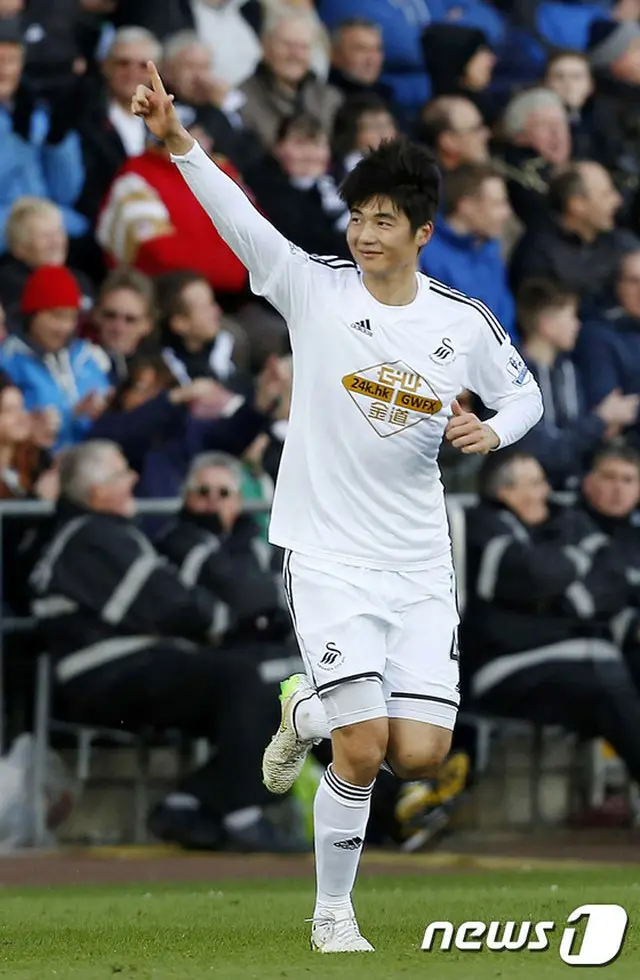 サッカー韓国代表キ・ソンヨン（26）も、ほっと胸をなでおろした。スウォンジー・シティは正規リーグと各大会を合わせて、5試合ぶりに勝利を記録したことで降格圏から脱出。