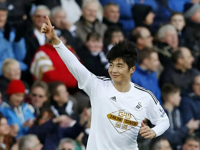 サッカー韓国代表キ・ソンヨン（26）も、ほっと胸をなでおろした。スウォンジー・シティは正規リーグと各大会を合わせて、5試合ぶりに勝利を記録したことで降格圏から脱出。