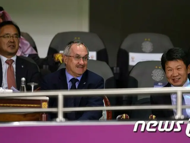 サッカー韓国A代表シュティーリケ監督が27日（日本時間）、カタール・ドーハのジャシム・ビン・ハマド・スタジアムにておこなわれたU-23アジア選手権兼2016リオ五輪最終予選準決勝、韓国とカタールの試合を観戦した