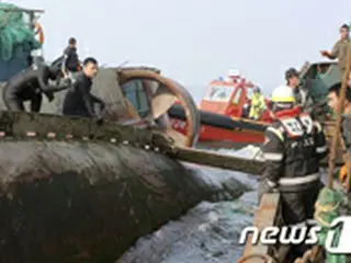 韓国南西沖で中国漁船が転覆…7人救助・1人死亡・2人行方不明