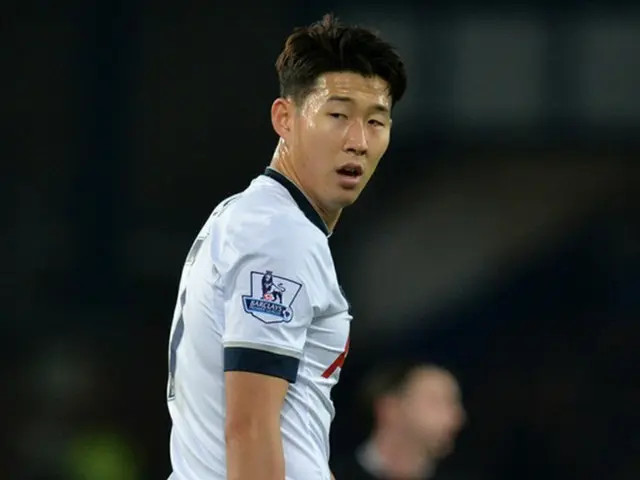 サッカー韓国代表ソン・フンミン（23）が2試合連続でイングランド・プレミアリーグに先発出場した中、所属チームのトッテナム・ホットスパーは連勝記録を5に更新した。