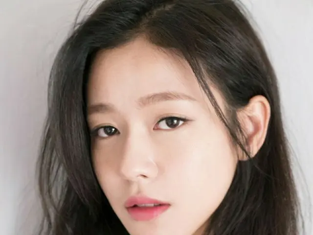 韓国女優キョン・スジン（28）が、コスメブランド「Oull」のモデルに抜てきされた。（提供:news1）