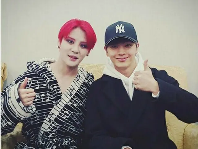 ジュンス（JYJ）が、人気アイドルグループ「BTOB」のソンジェとの仲のよさをアピールした。（提供:OSEN）