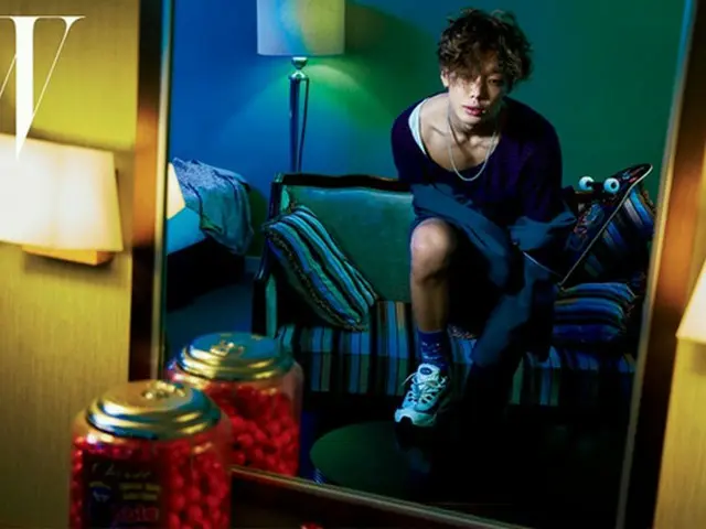 韓国アイドルグループ「iKON」のメンバー、BOBBY（バビー、20）の“青春の自画像”を表現したグラビアが公開された。（提供:OSEN）