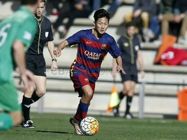 ”韓国のメッシ”イ・スンウ、劇的決勝ゴール！バルサがユースUCL8強へ進出（提供:news1）