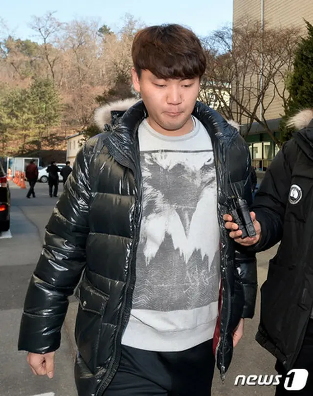 チアリーダーのパク・キリャン（24、女性）に関する根拠のないデマを流出された韓国プロ野球選手チャン・ソンウ（24、KTウィズ）に罰金刑が言い渡された。