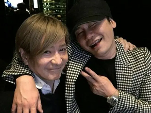 韓国男性グループ「BIGBANG」や「2NE1」、「WINNER」、「iKON」らが所属するYGエンターテインメントのヤン・ヒョンソク代表と日本を代表するプロデューサー小室哲哉の出会いが注目を集めている。（提供:OSEN）