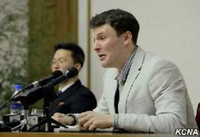 先月、北朝鮮に拘束されたアメリカ人大学生が29日に平壌で記者会見を開き、自身の犯罪行為について謝罪したと、朝鮮中央通信が報じた。（提供:news1）