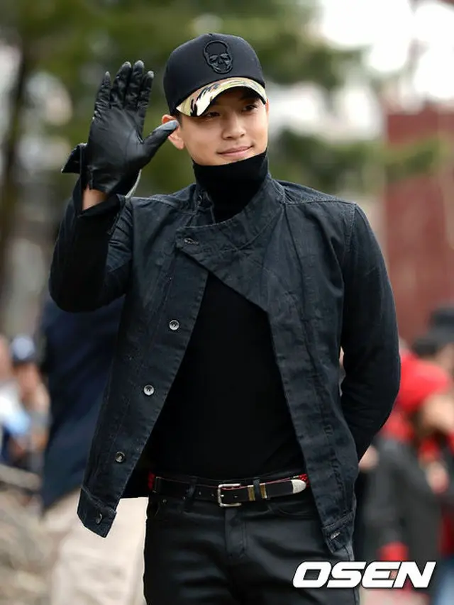 歌手SE7EN