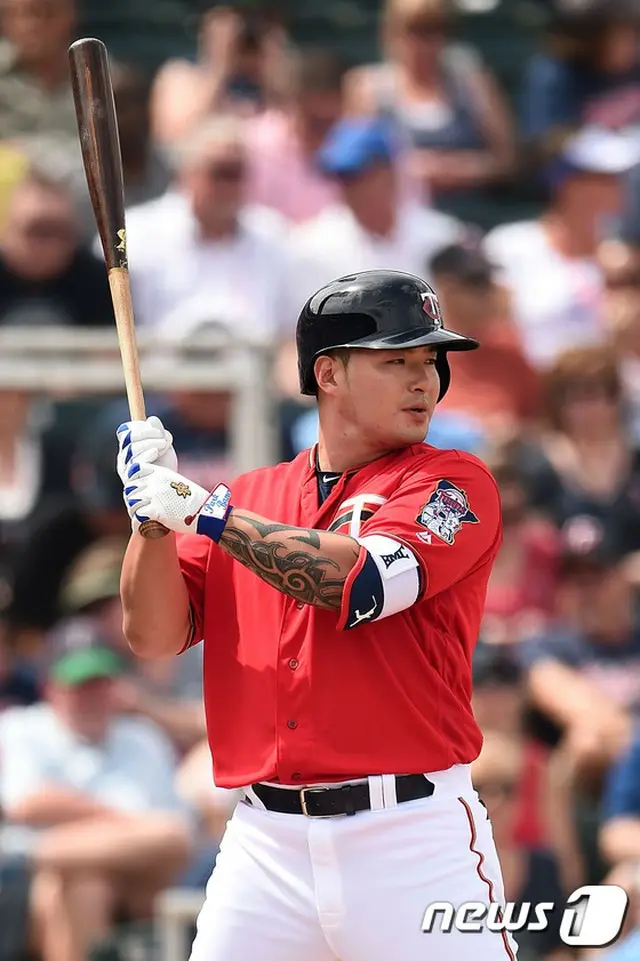 韓国出身のプロ野球選手パク・ビョンホ（29、ミネソタ・ツインズ）が米国進出後自身初となるホームランを満塁で放ち、そのパワーを証明した。