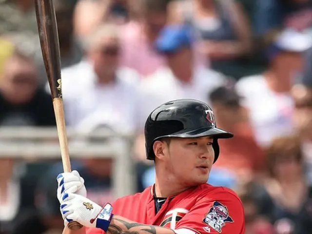 韓国出身のプロ野球選手パク・ビョンホ（29、ミネソタ・ツインズ）が米国進出後自身初となるホームランを満塁で放ち、そのパワーを証明した。