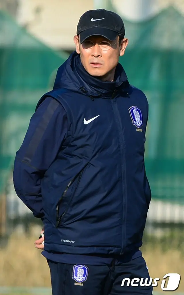 日本・大阪でおこなわれた「リオデジャネイロ五輪アジア最終予選」に出場した韓国女子サッカー代表が10日午後、金浦空港から帰国した。
