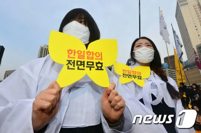 米国を訪問中の元従軍慰安婦が、国連の潘基文(パン・ギムン)事務総長に会い、日韓合意の不当性を訴える予定だ。