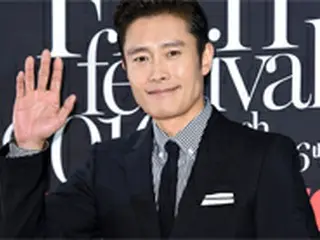 俳優イ・ビョンホン、「アジア・フィルム・アワード」主演男優賞受賞