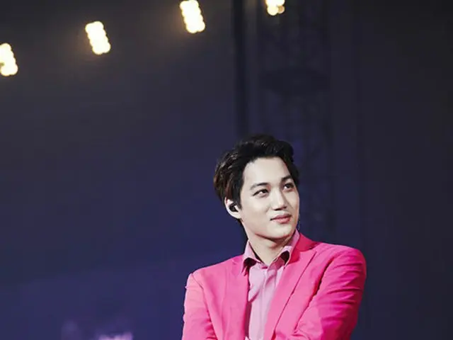 「EXO」KAIが、松葉杖の状態でコンサートに参加した。20日午後、ソウルのオリンピック公園の体操競技場で開かれた「EXO」のアンコールコンサート「EXO PLANET ＃2 The EXO'luXion dot」でのこと。