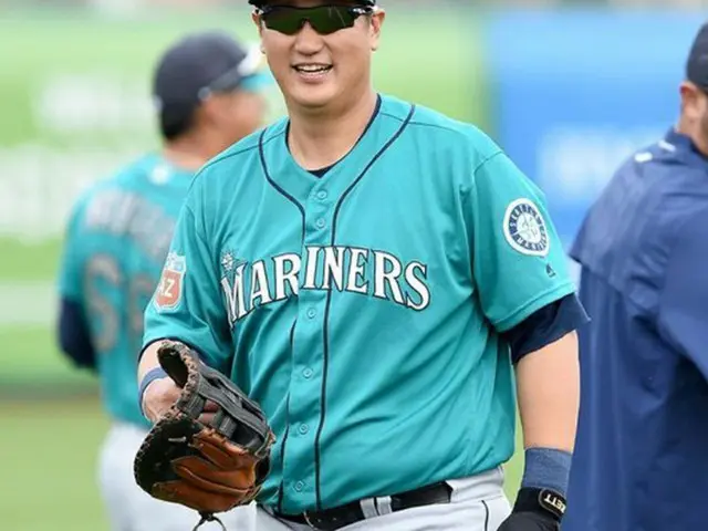 シアトル・マリナーズのイ・デホ（李大浩）が第2子男児誕生後、春キャンプに戻った。この日、試合出場も可能な状況だ。