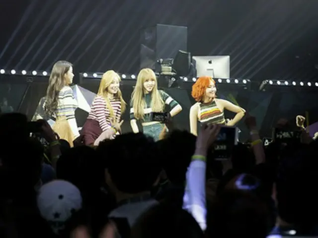 韓国の人気ガールズグループ「MAMAMOO」まで動員したLG電子の新スマホ”LG G5”ローンチパーティーが、ソウル市内のクラブで華麗に開催された。（提供:news1）