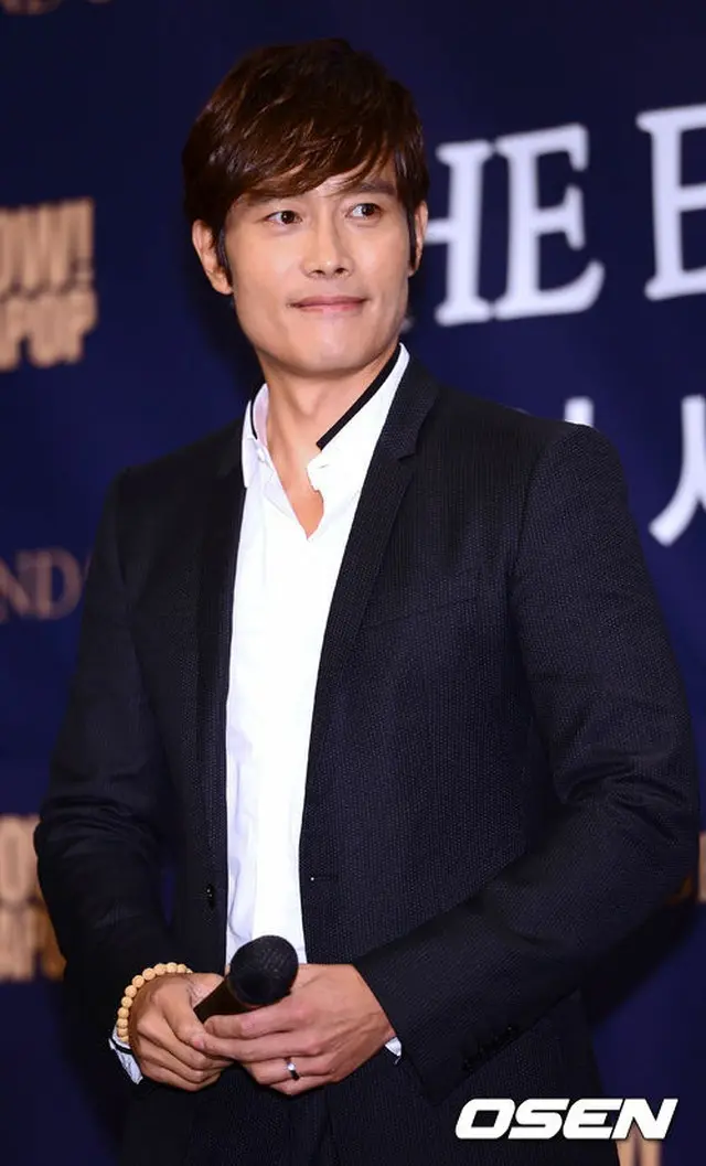 俳優イ・ビョンホンが、ジョン・ウー監督作品への出演オファーを受け、検討しているという。（提供:OSEN）