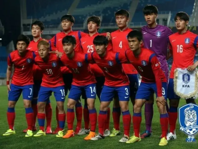 2017年、韓国にて開かれる国際サッカー連盟(FIFA)U-20ワールドカップを準備する韓国U-19代表チームは、ドイツのシャルケ04 U-19との練習試合で大勝した。