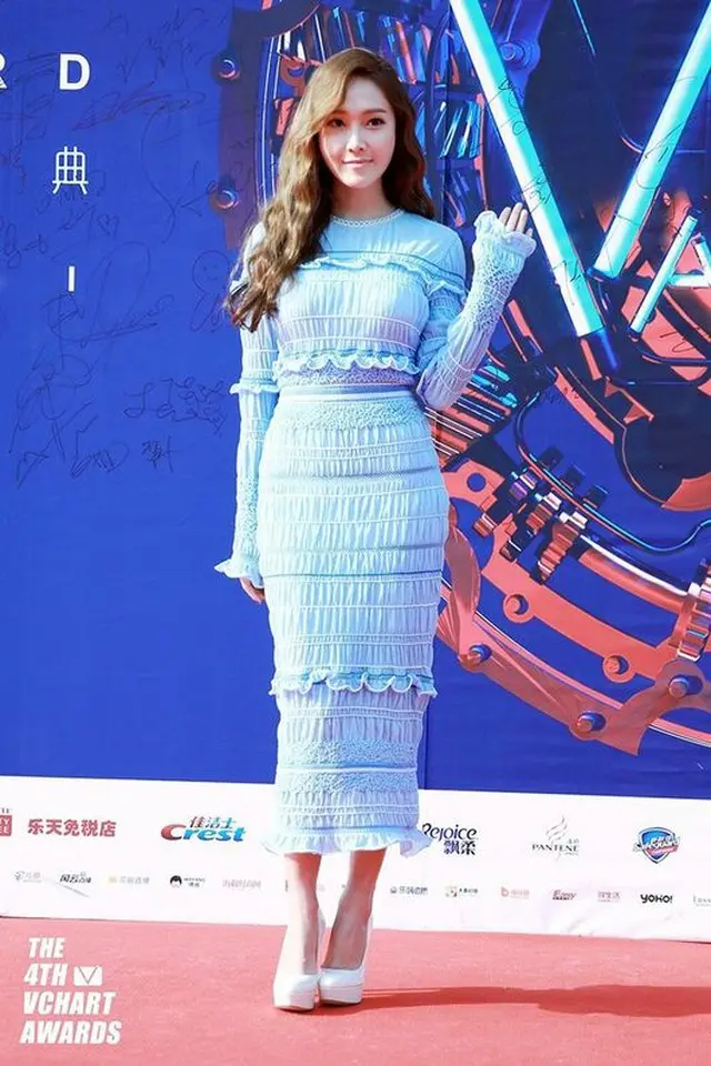 元「少女時代」のメンバー、ジェシカ（26）が中華圏最大規模の授賞式「インウィエタイVチャートアワーズ」で中国内での熱い人気を証明した。（提供:OSEN）