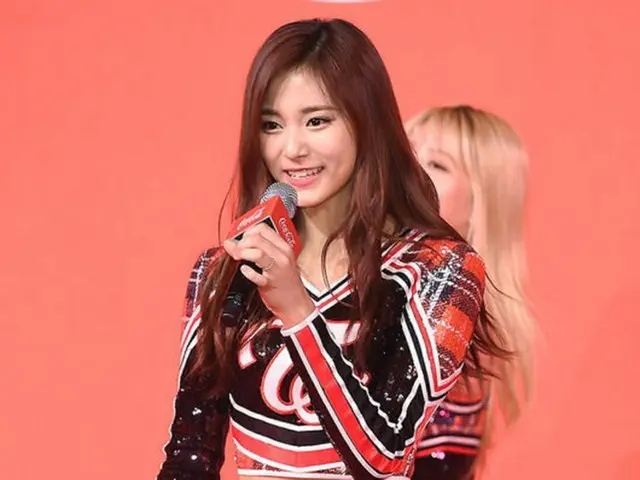 韓国ガールズグループ「TWICE」の台湾人メンバー、ツウィ（16）がハンリム芸術高校実用音楽科の生徒となった。