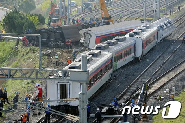 韓国・麗水（ヨス）で脱線事故、9人が死傷