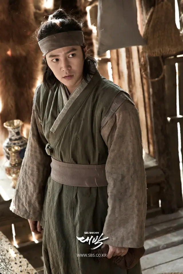 成長したテギル（写真提供:ロコレ/韓国SBS『テバク』公式サイトより）