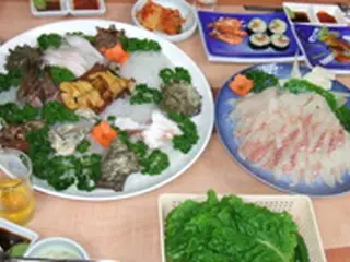 ＜Wコラム＞日本と違う韓国のビックリ～「舟盛りVS大皿いっぱい盛り」