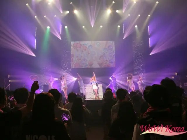 【公演レポ】ニコル、初のソロライブで 「bliss（最高に幸せ）な時間にしましょう」