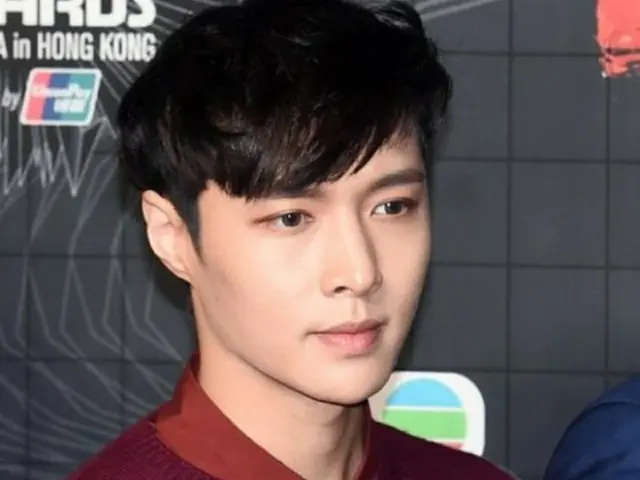 韓国アイドルグループ「EXO」の中国人メンバー、LAY（レイ、24）が中国のバラエティ番組撮影中に失神した。