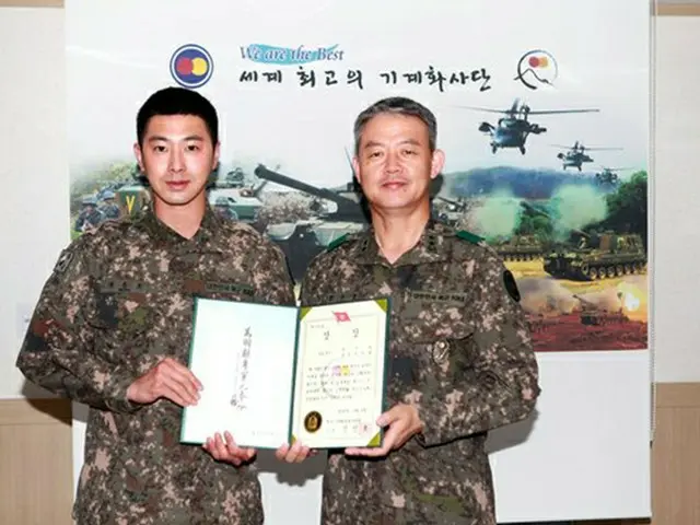 陸軍で一番有名な現役兵となった東方神起ユンホ（提供:OSEN）