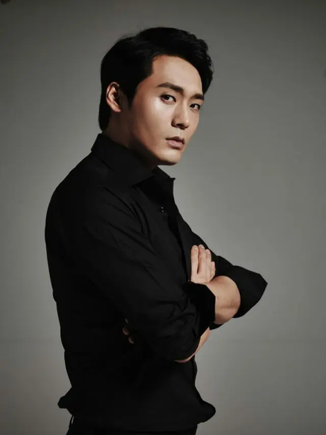 韓国俳優チェ・デフンは最近、CUBEエンターテインメントと専属契約を結び、本格的な活動を開始する。（提供:news1）