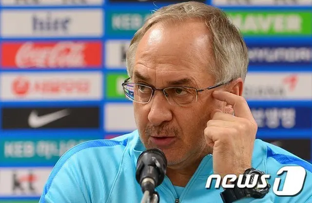 韓国サッカー代表を指揮するウリ・シュティーリケ監督（61）就任後、最も強い相手“本当の強豪”と呼べるスペインおよびチェコとの勝負を控え、A代表のメンバーが公開された。