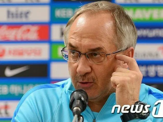 韓国サッカー代表を指揮するウリ・シュティーリケ監督（61）就任後、最も強い相手“本当の強豪”と呼べるスペインおよびチェコとの勝負を控え、A代表のメンバーが公開された。