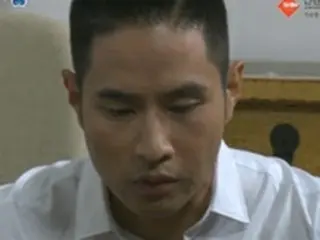 ”兵役逃れ”で国外追放の歌手ユ・スンジュン、父親が法廷で涙 「市民権取得を勧誘した…」