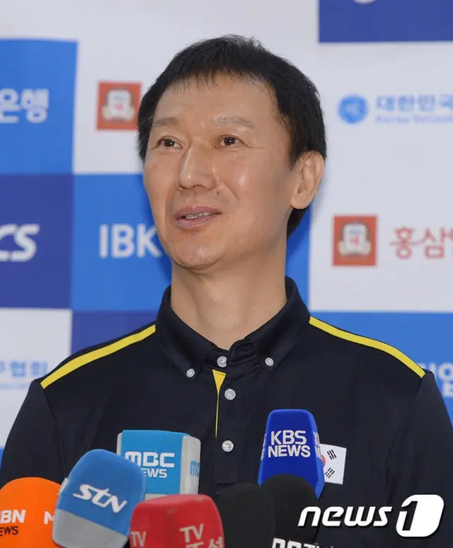 2016リオ五輪の出場権を獲得した女子バレー、イ・ジョンチョル韓国代表監督が40年ぶりのメダル獲得に対する意思を示した。