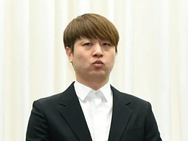 性暴行容疑がもたれている韓国人タレントのユ・サンム（35）が、警察に出頭し調査を受ける。