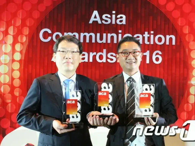 韓国最大の通信会社であるKTはシンガポールで開かれた「アジア・コミュニケーション・アワード2016」で「今年の通信社」と「最高企業サービス賞」、「最高イノベーション賞」を受賞したと2日、明らかにした。