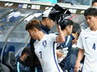 ＜サッカー＞スペインに1-6大敗…ソン・フンミン、“タオル事件”を釈明