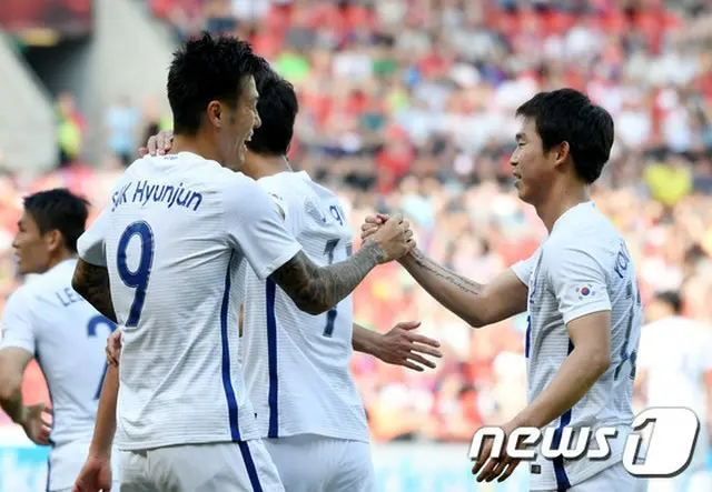 去る1日（以下、日本時間）、スペインを相手に1-6の大敗を喫したサッカー韓国代表が、チェコを相手に名誉挽回に成功した。