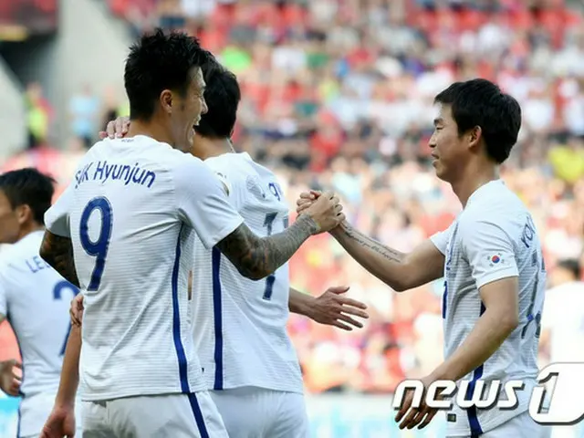 去る1日（以下、日本時間）、スペインを相手に1-6の大敗を喫したサッカー韓国代表が、チェコを相手に名誉挽回に成功した。
