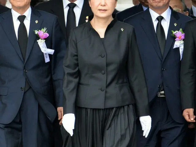 韓国・朴槿恵（パク・クネ）大統領は6日午前、「顕忠日」追悼式に出席した。