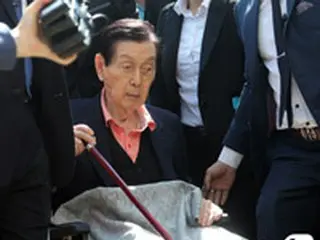 ロッテ父子、系列会社から毎年300億ウォン（約30億円）受け取る…“秘密の金庫”の存在も